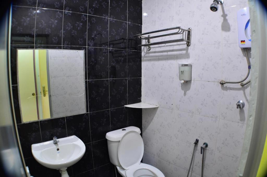 Hotel Zamburger Sungai Besi Kuala Lumpur Exterior photo