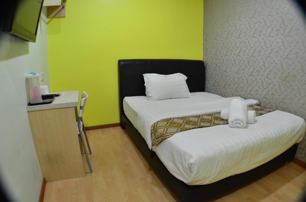 Hotel Zamburger Sungai Besi Kuala Lumpur Exterior photo