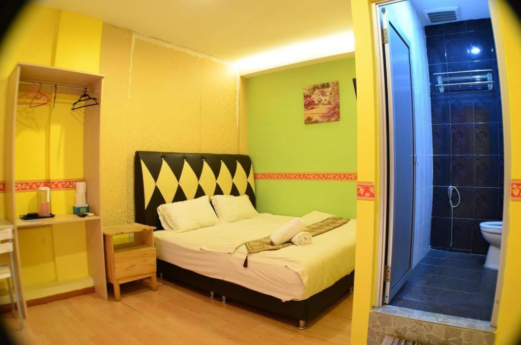 Hotel Zamburger Sungai Besi Kuala Lumpur Exterior photo